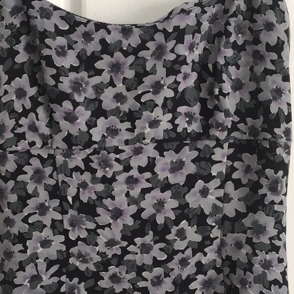 💥💥LABELLE💥💥. FLORAL DRESS - Picture 3 of 4